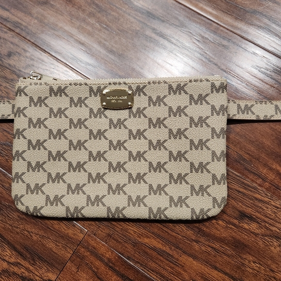 Michael Kors Handbags - Michael Kors belt bag